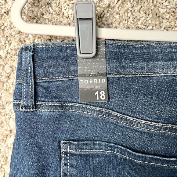 Torrid Jeans Womens 18 Premium Stretch Sky High Distressed Denim Skinny Crop NWT - Picture 11 of 13